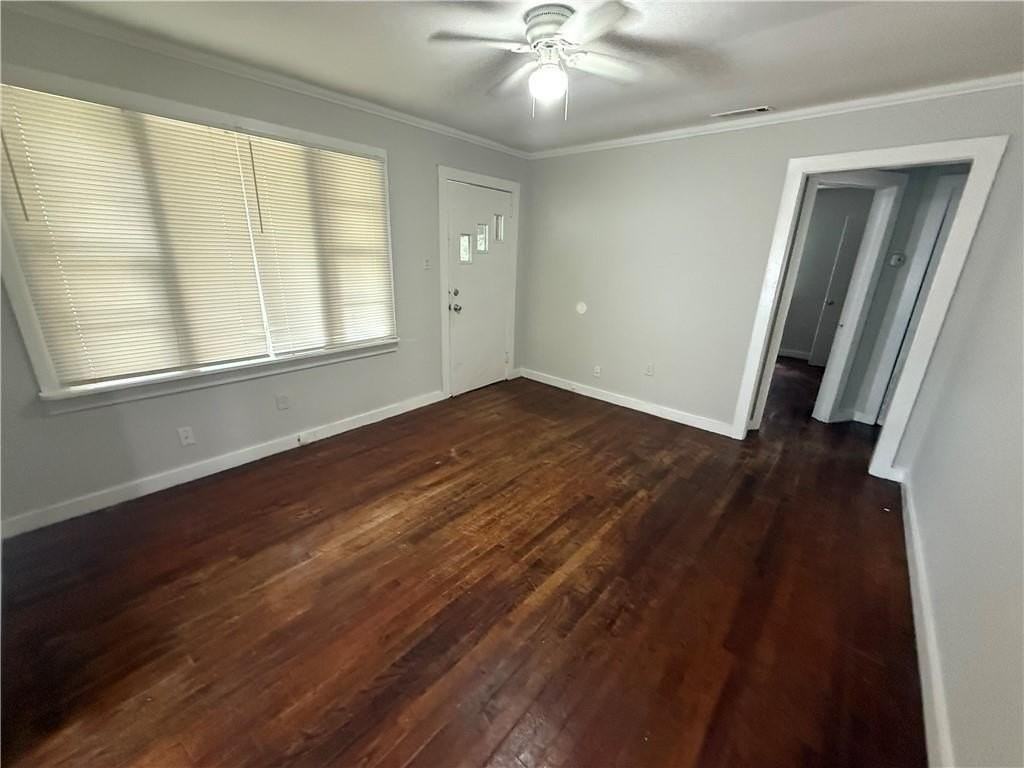 411 8th Ave - Photo 6 of 10