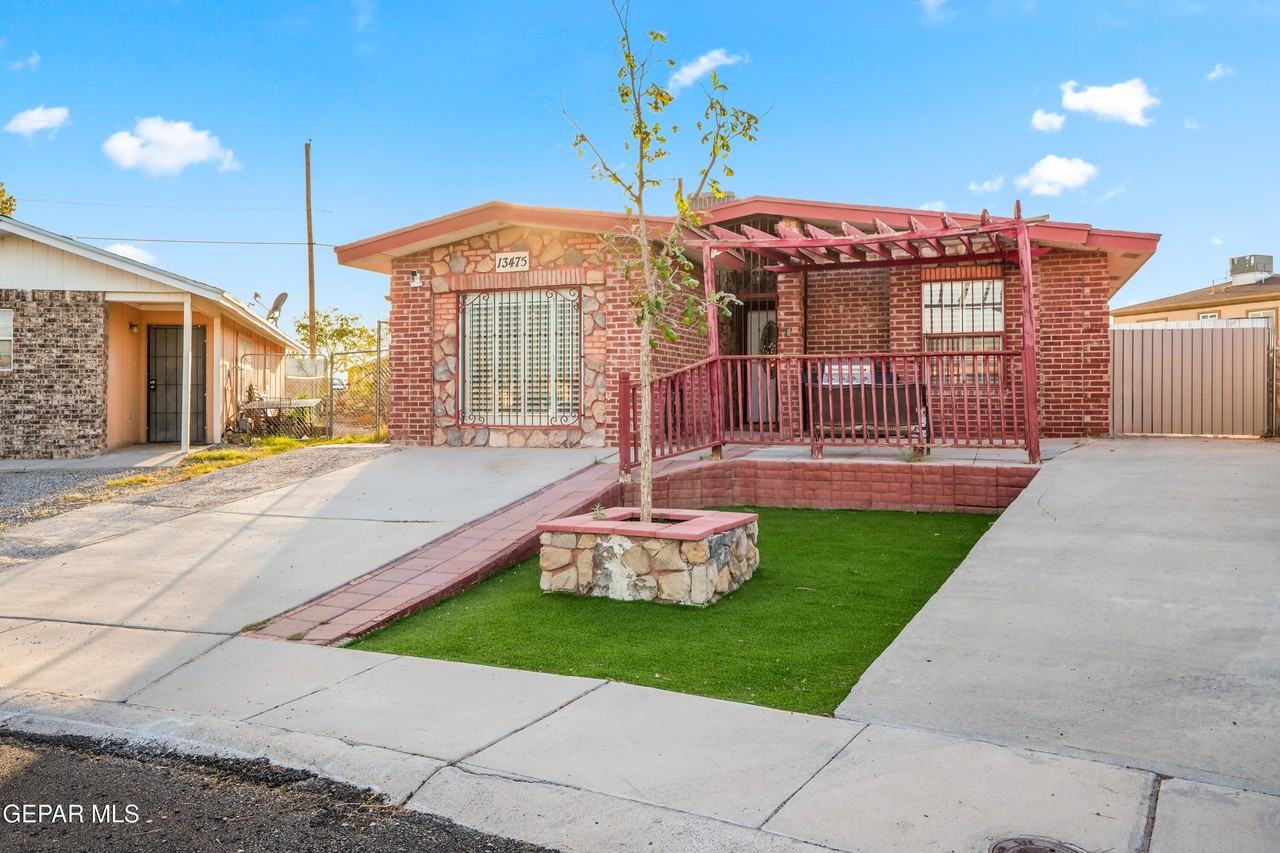 13475 Sunset Hills Dr - Photo 2 of 39