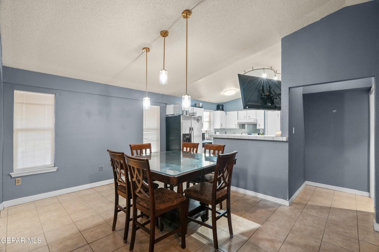 13475 Sunset Hills Dr - Photo 6 of 39