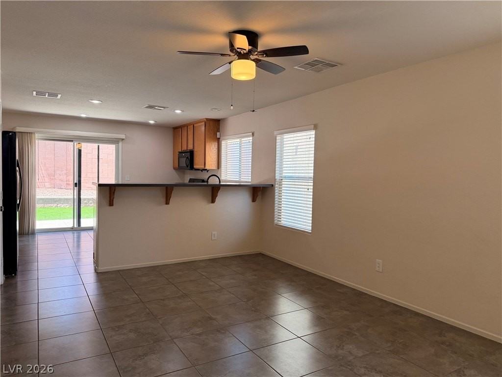 469 Royal Bridge Dr - Photo 2 of 15