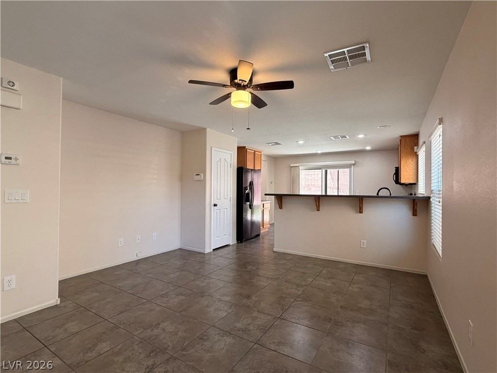 469 Royal Bridge Dr - Photo 3 of 15