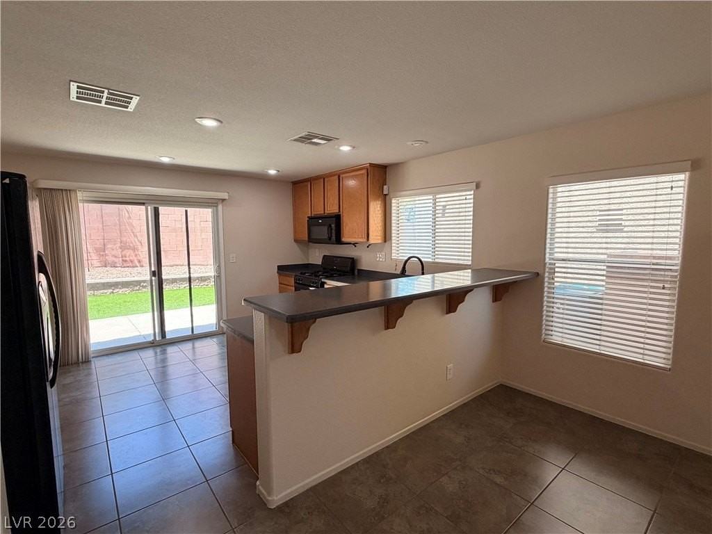 469 Royal Bridge Dr - Photo 4 of 15