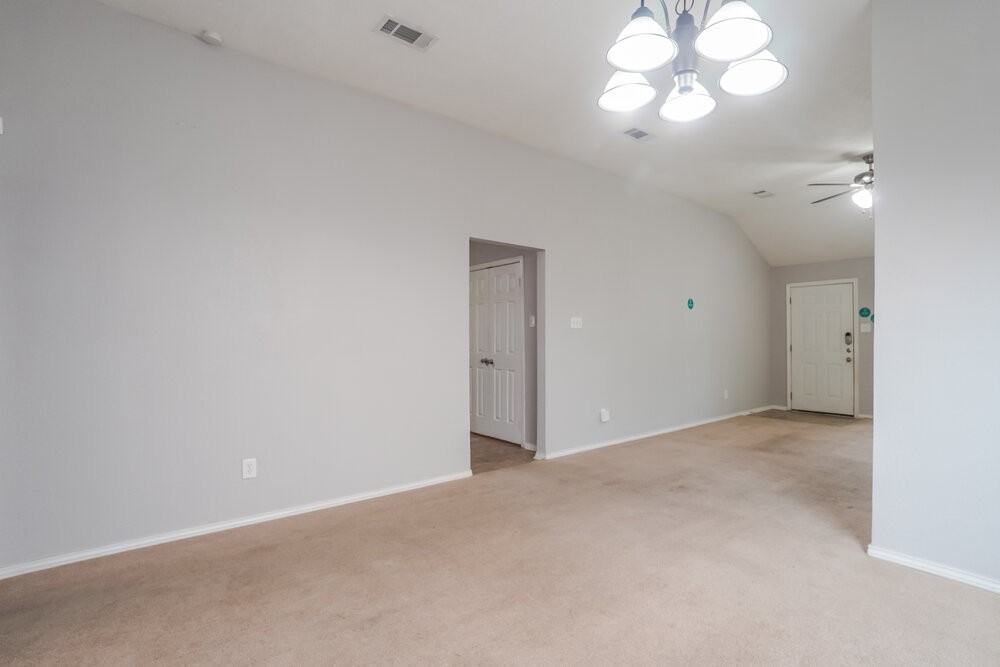 15154 Elstree Dr - Photo 5 of 15
