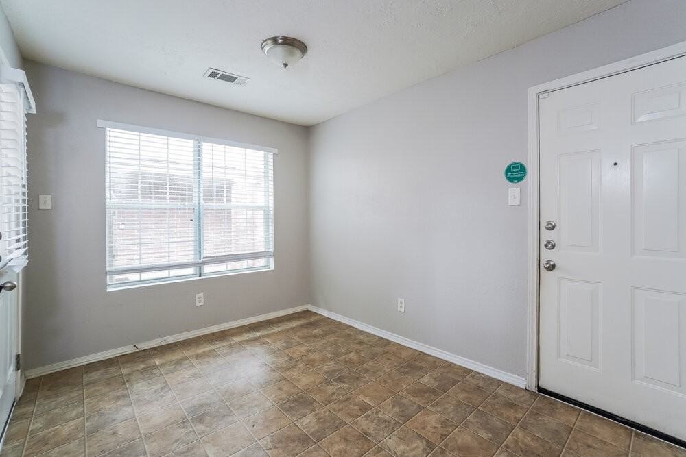 15154 Elstree Dr - Photo 7 of 15