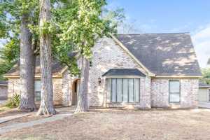 featured image of 11715 Gardenglen Dr