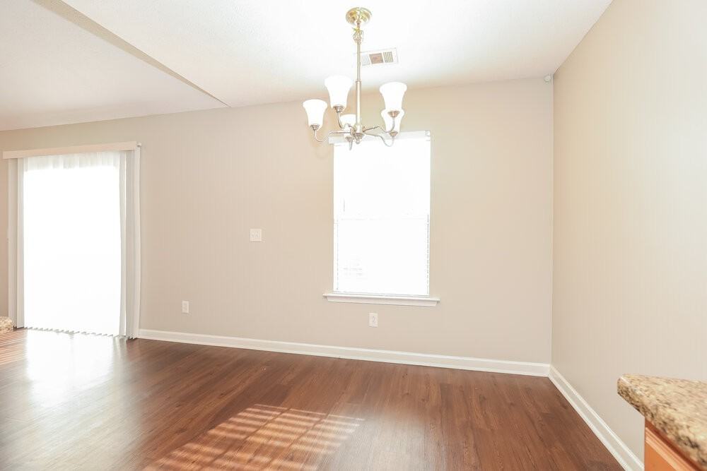 1029 Tammy Sue Ln - Photo 5 of 17