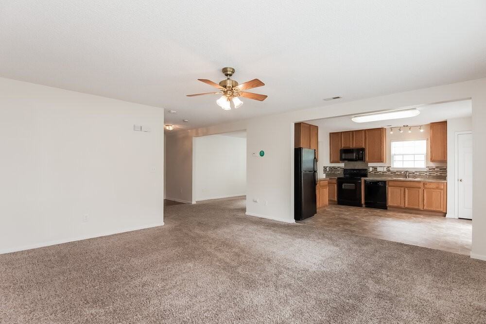 7945 Bristle Ln - Photo 5 of 17
