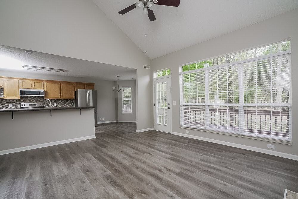 6112 Hampton Hall Way - Photo 5 of 17
