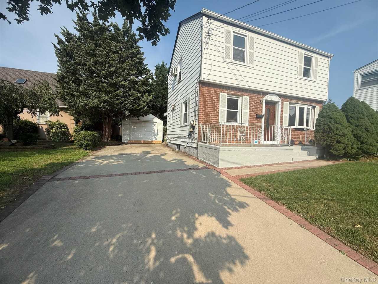 410 Herricks Rd