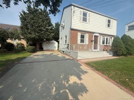 featured image of 410 Herricks Rd