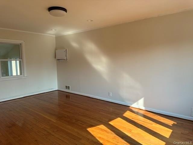 410 Herricks Rd - Photo 3 of 18