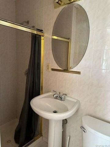 410 Herricks Rd - Photo 7 of 18