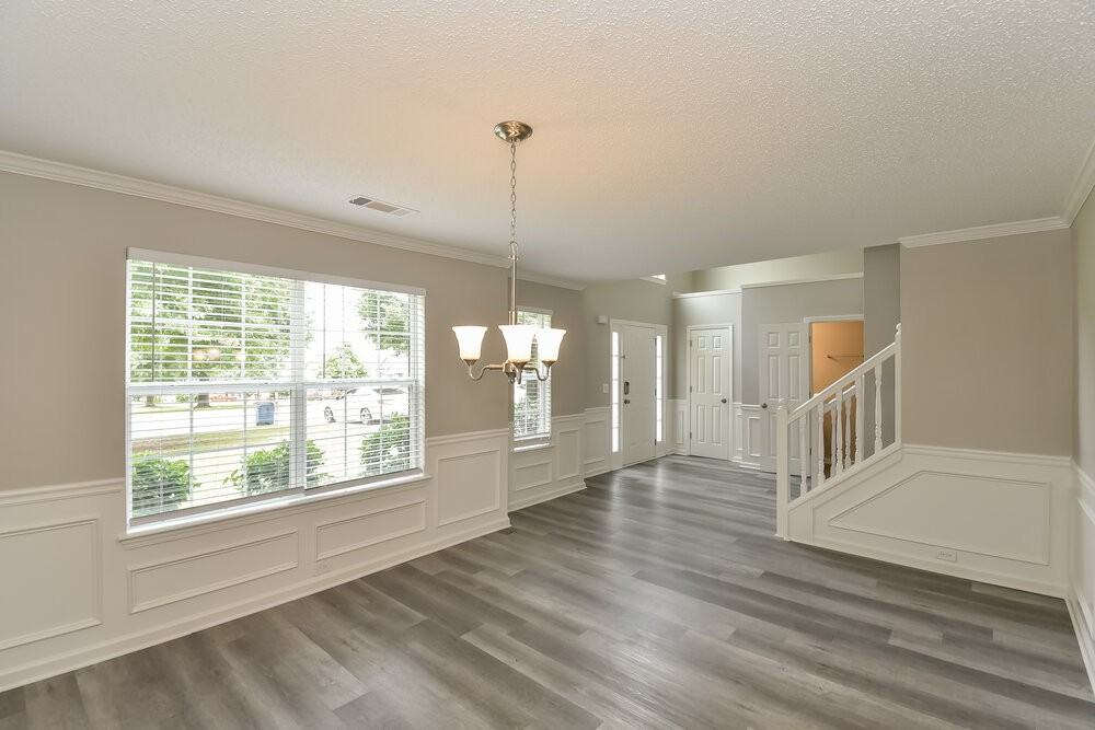1726 Byrom Pkwy - Photo 6 of 17
