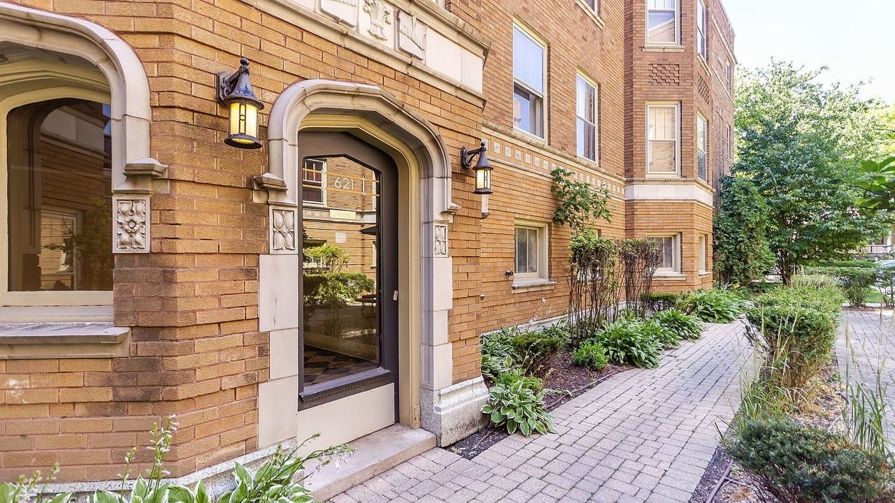 621 Washington Blvd #2S - Photo 2 of 16