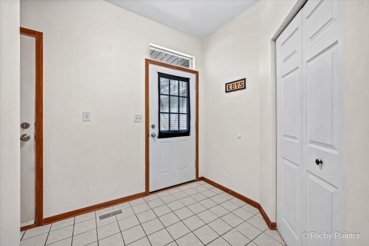 1462 Division Ct - Photo 3 of 27