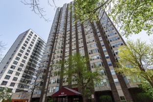 525 W Hawthorne Pl #1907 - Photo 1 of 1