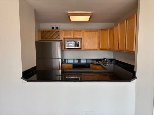 525 W Hawthorne Pl #1907 - Photo 3 of 14
