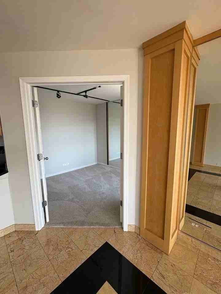 525 W Hawthorne Pl #1907 - Photo 6 of 14