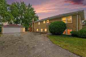 featured image of 16W719 56th Pl #1