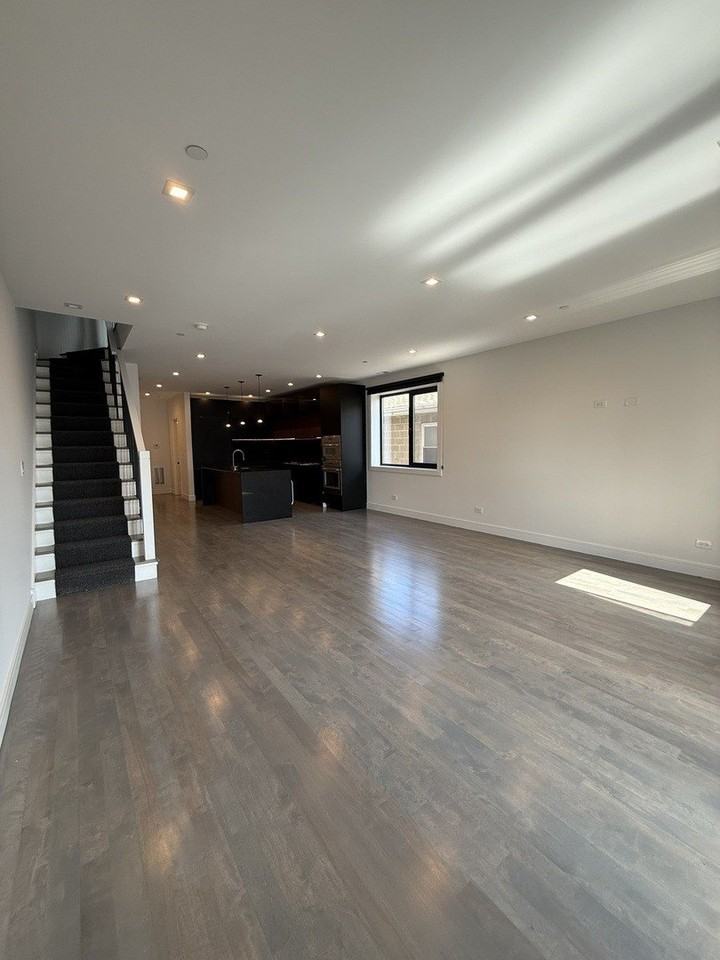 719 N Elizabeth St #3N - Photo 4 of 36