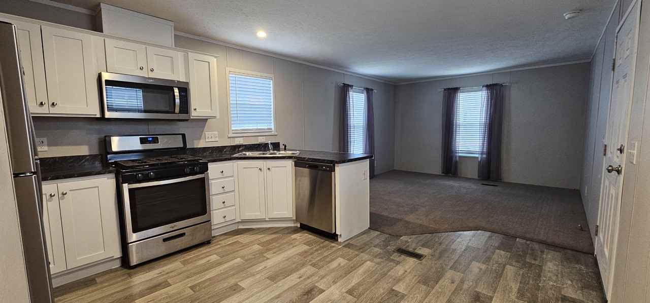 154 Birch Ct #154 - Photo 2 of 9