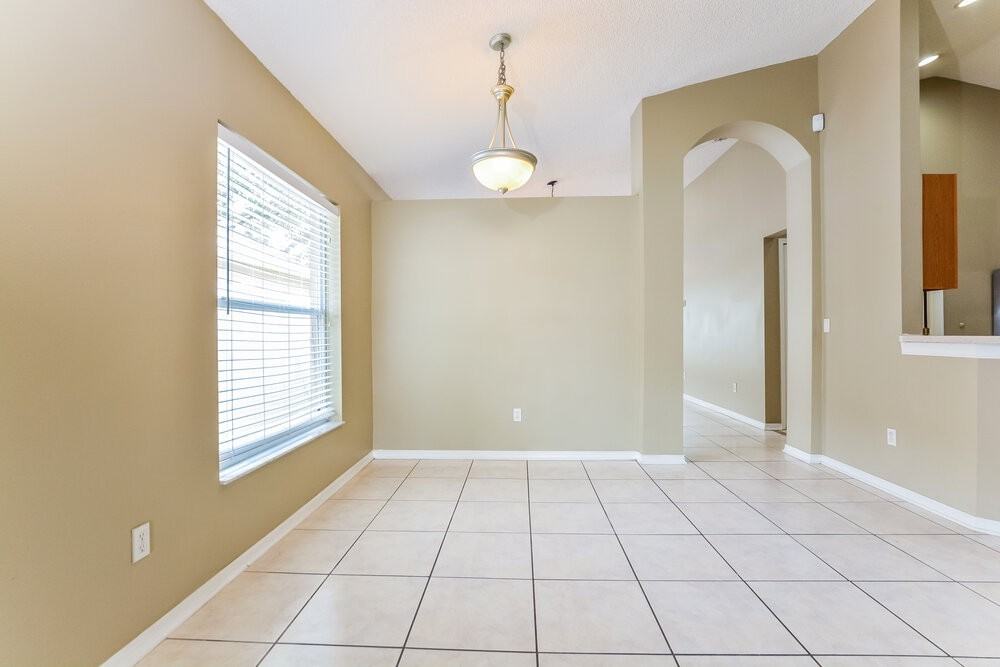 2113 Carpathian Dr - Photo 5 of 16