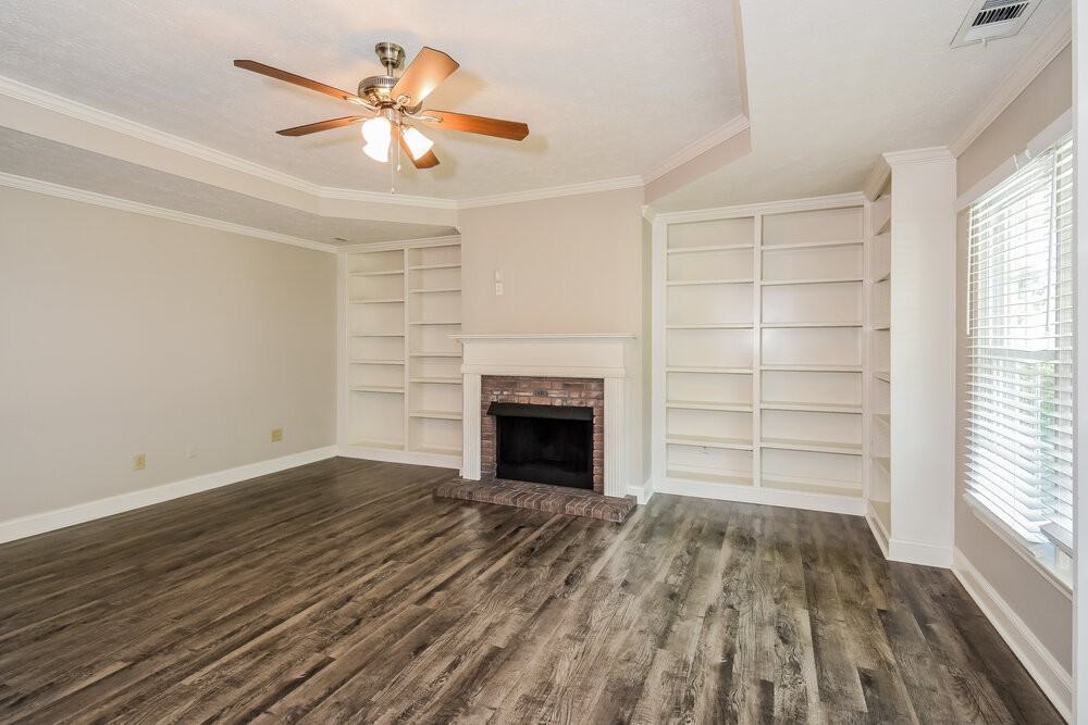 1290 Shamrock Hill Cir - Photo 3 of 16
