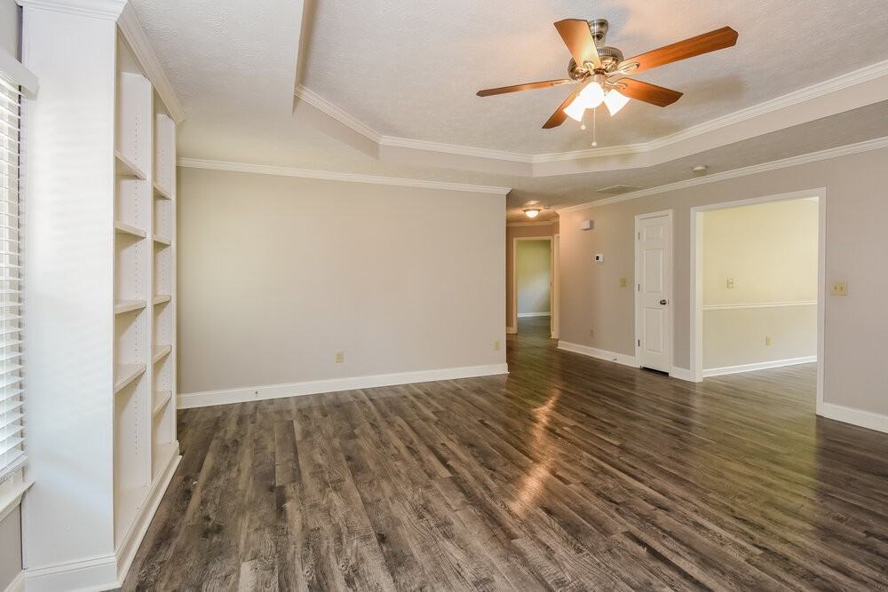 1290 Shamrock Hill Cir - Photo 4 of 16
