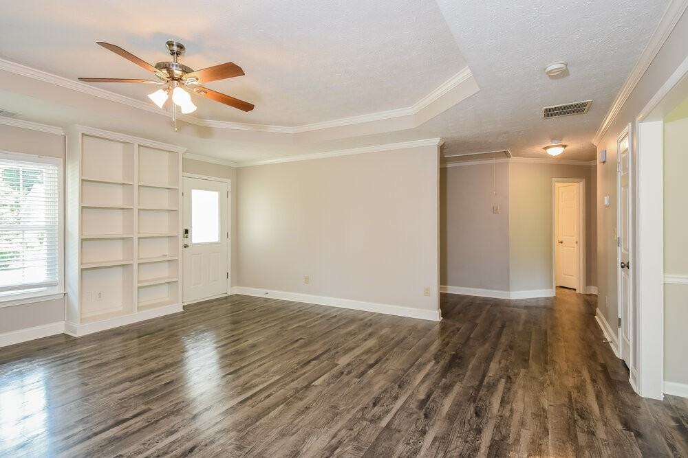 1290 Shamrock Hill Cir - Photo 5 of 16