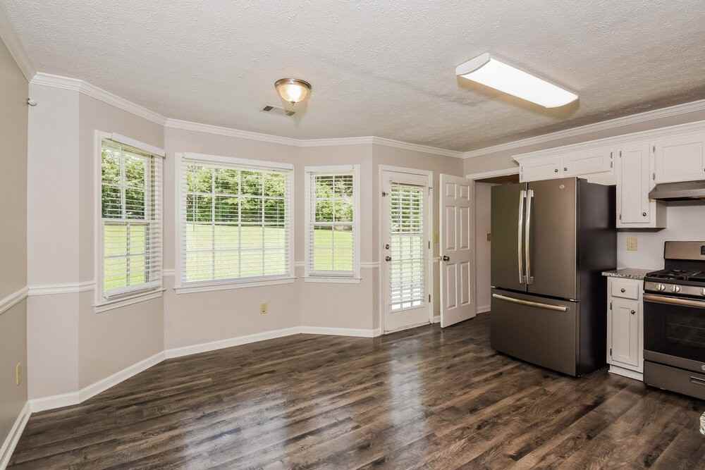 1290 Shamrock Hill Cir - Photo 7 of 16