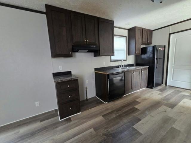 19 Fairlane Ct #23 - Photo 5 of 8