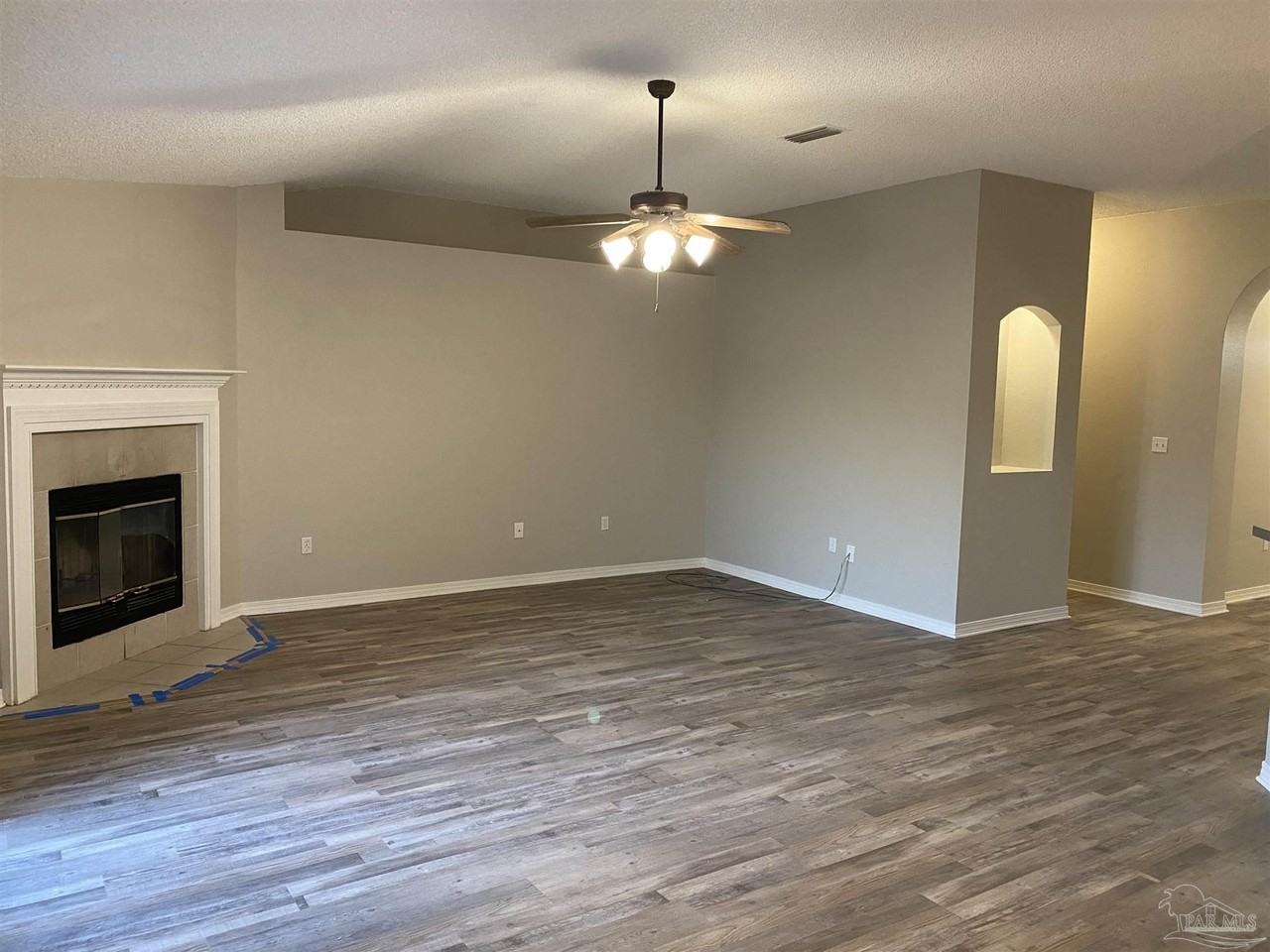 5162 Brookside Dr - Photo 3 of 18
