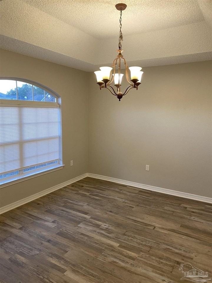 5162 Brookside Dr - Photo 4 of 18