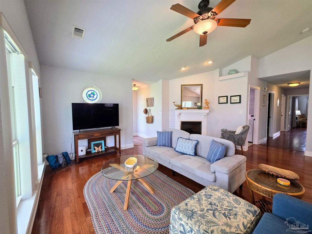 949 Osprey Ct - Photo 6 of 43