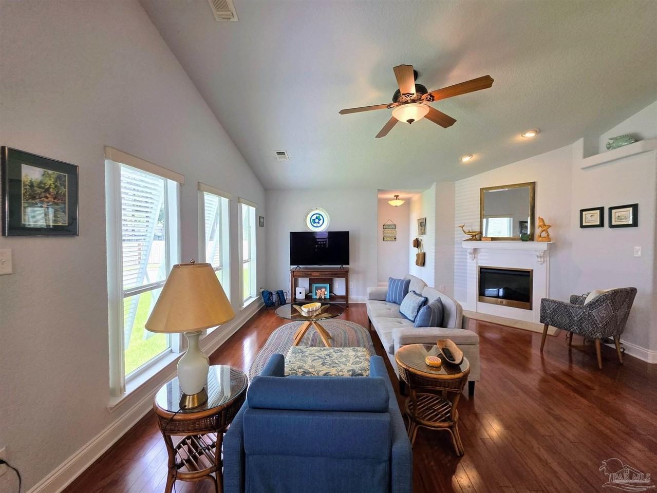 949 Osprey Ct - Photo 7 of 43