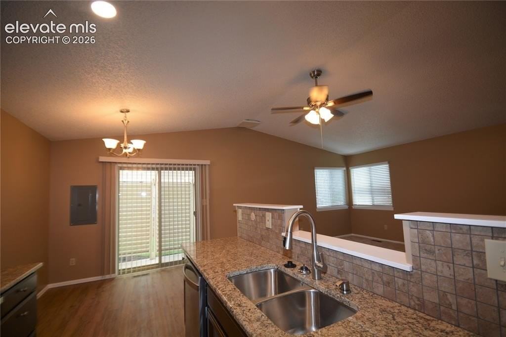 4618 Excalibur Ct - Photo 6 of 17