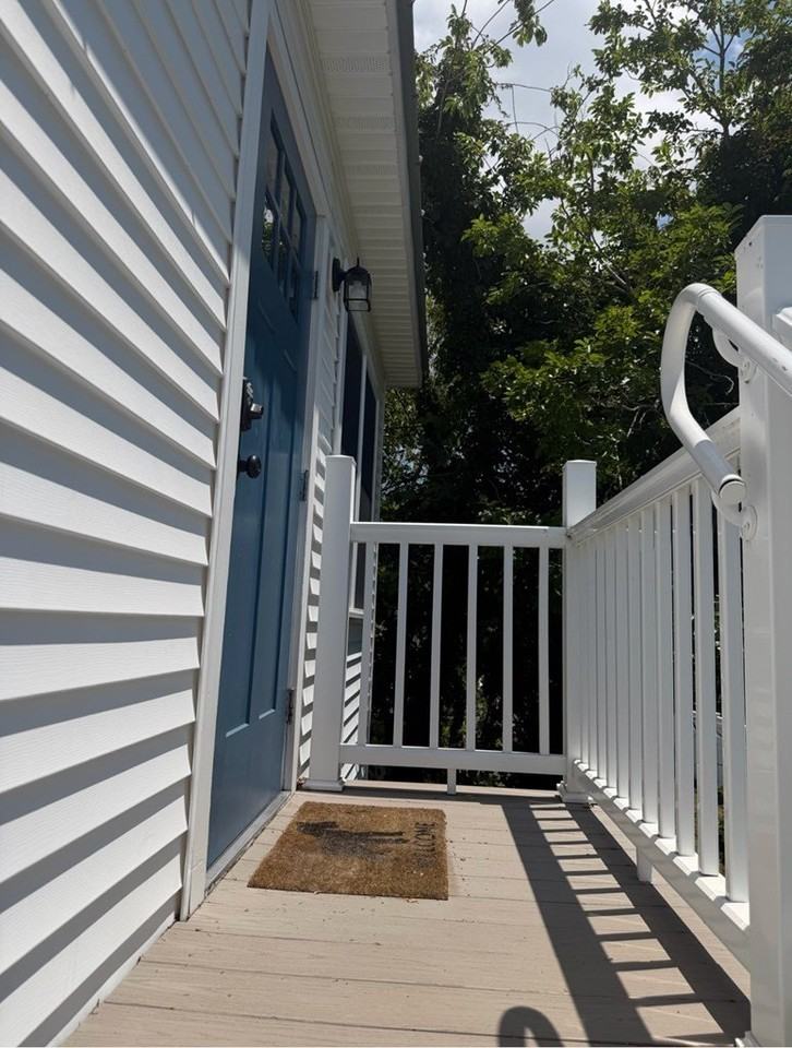 410 Harbor Ave - Photo 2 of 18
