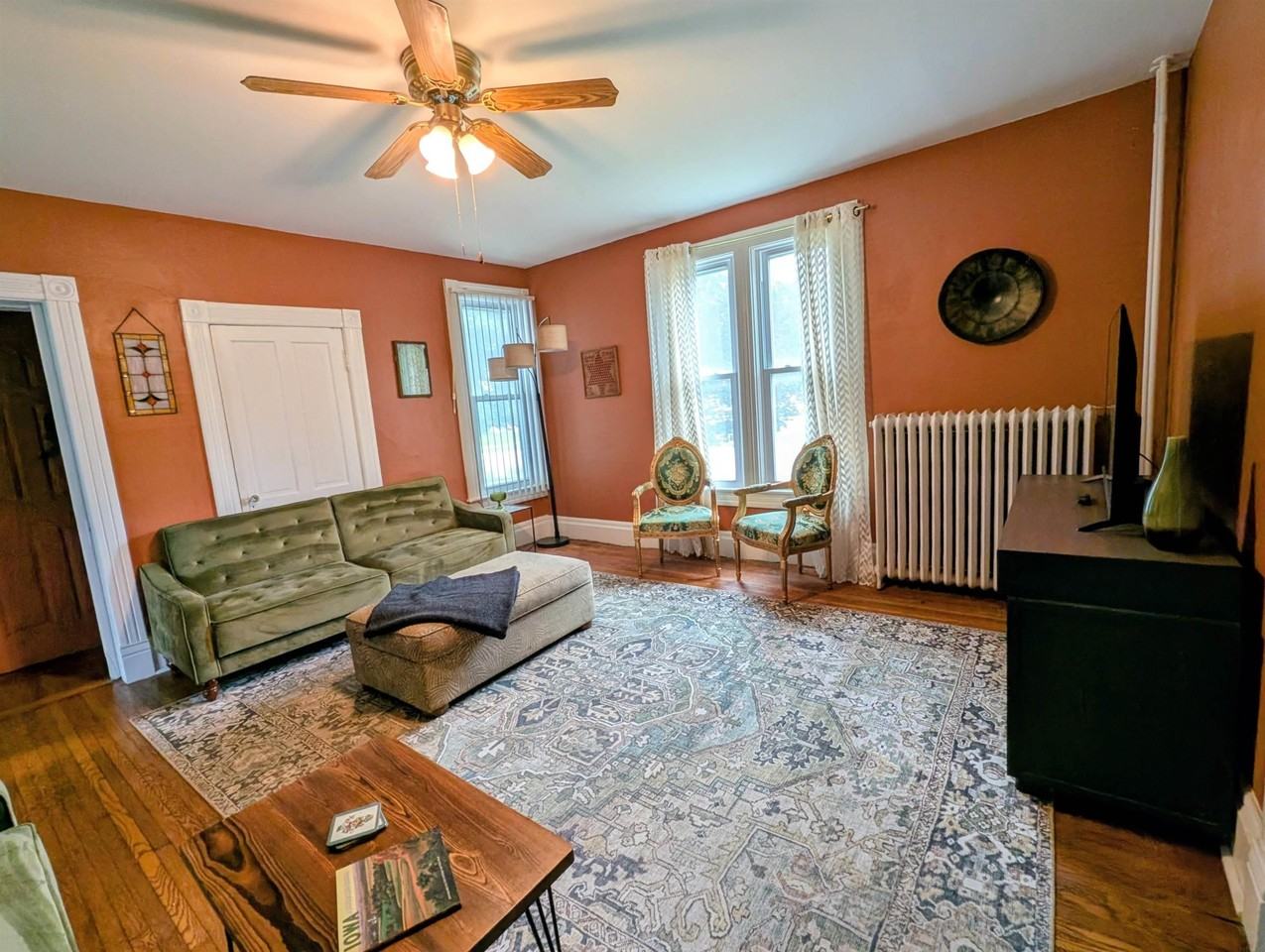 609 E Main St - Photo 7 of 14