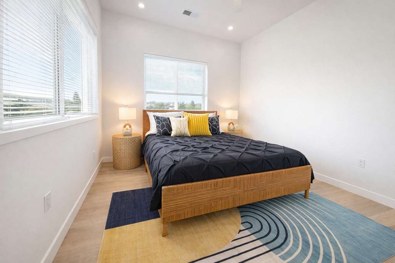 6252 Stewart St #1590321P - Photo 3 of 14