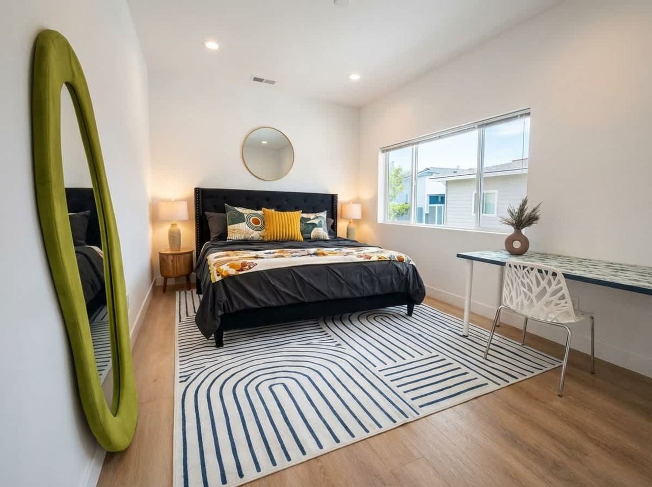 6252 Stewart St #1590321P - Photo 5 of 14