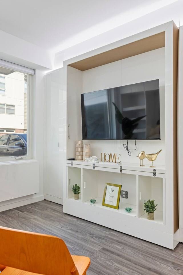12607 Larchmere Blvd #1592253P - Photo 7 of 48