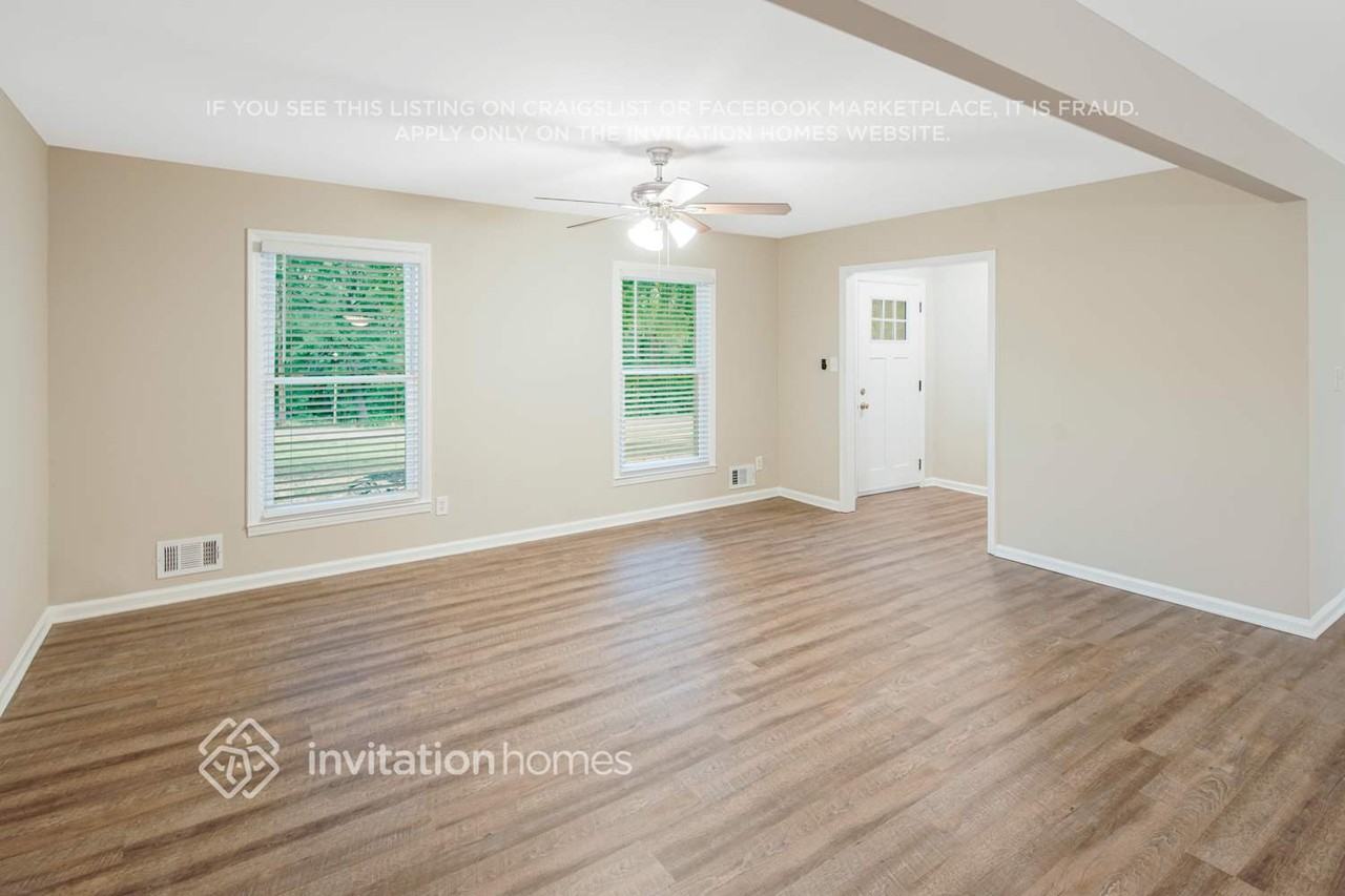 3916 Amsbury Rd - Photo 3 of 27