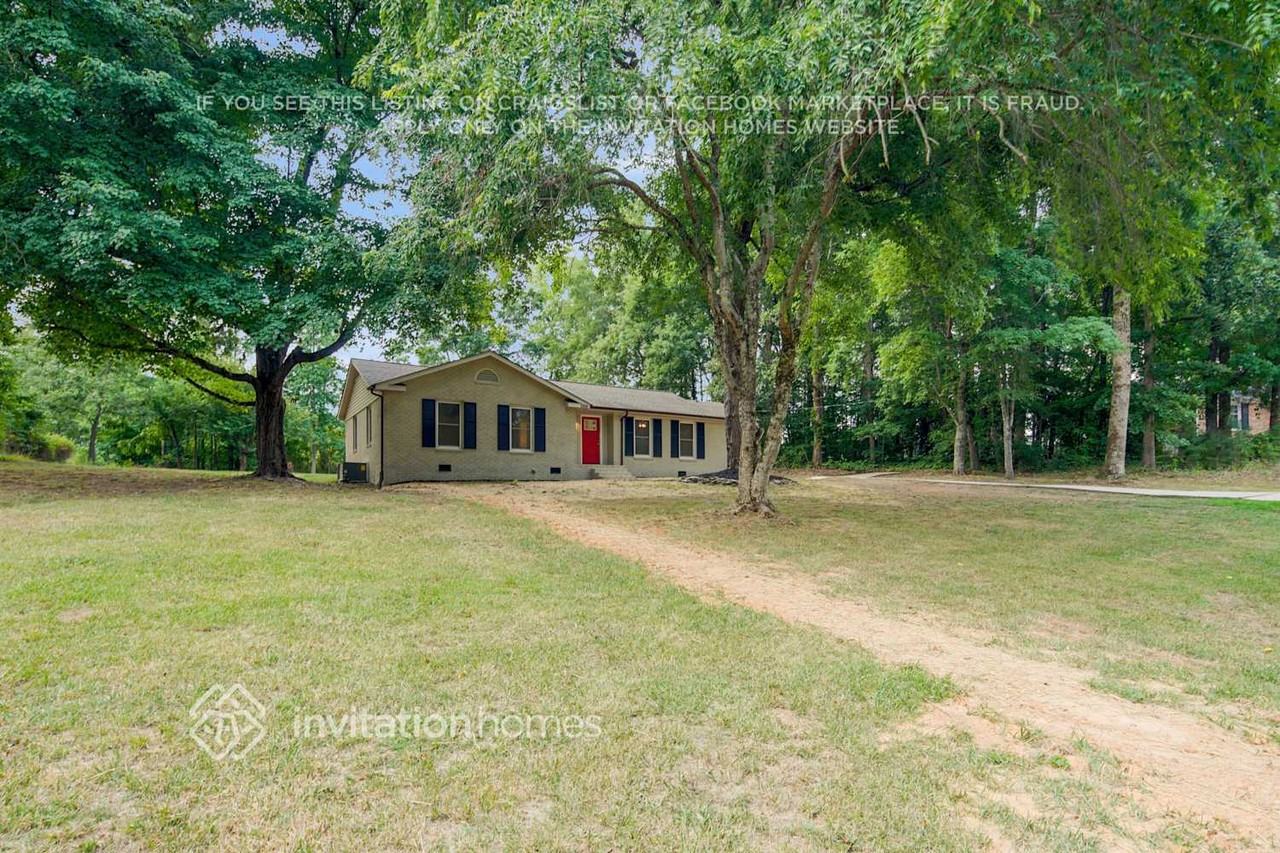 3916 Amsbury Rd - Photo 3 of 27