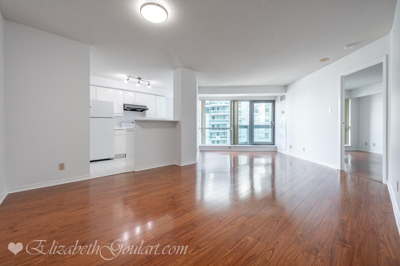 10 Queens Quay West - Photo 3 of 26