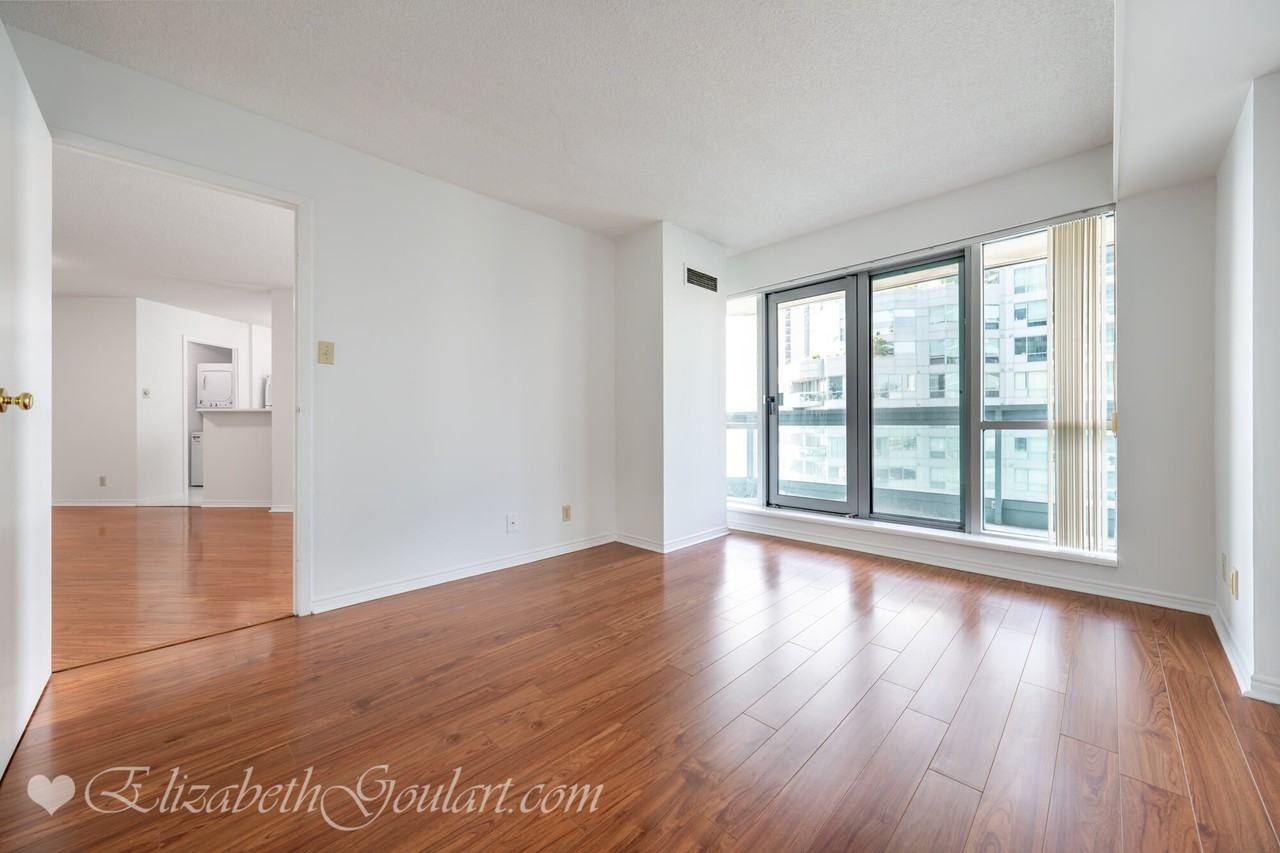 10 Queens Quay West - Photo 4 of 26