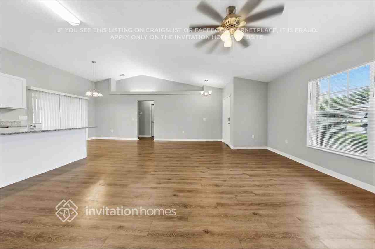 505 Seven Oaks St - Photo 4 of 18