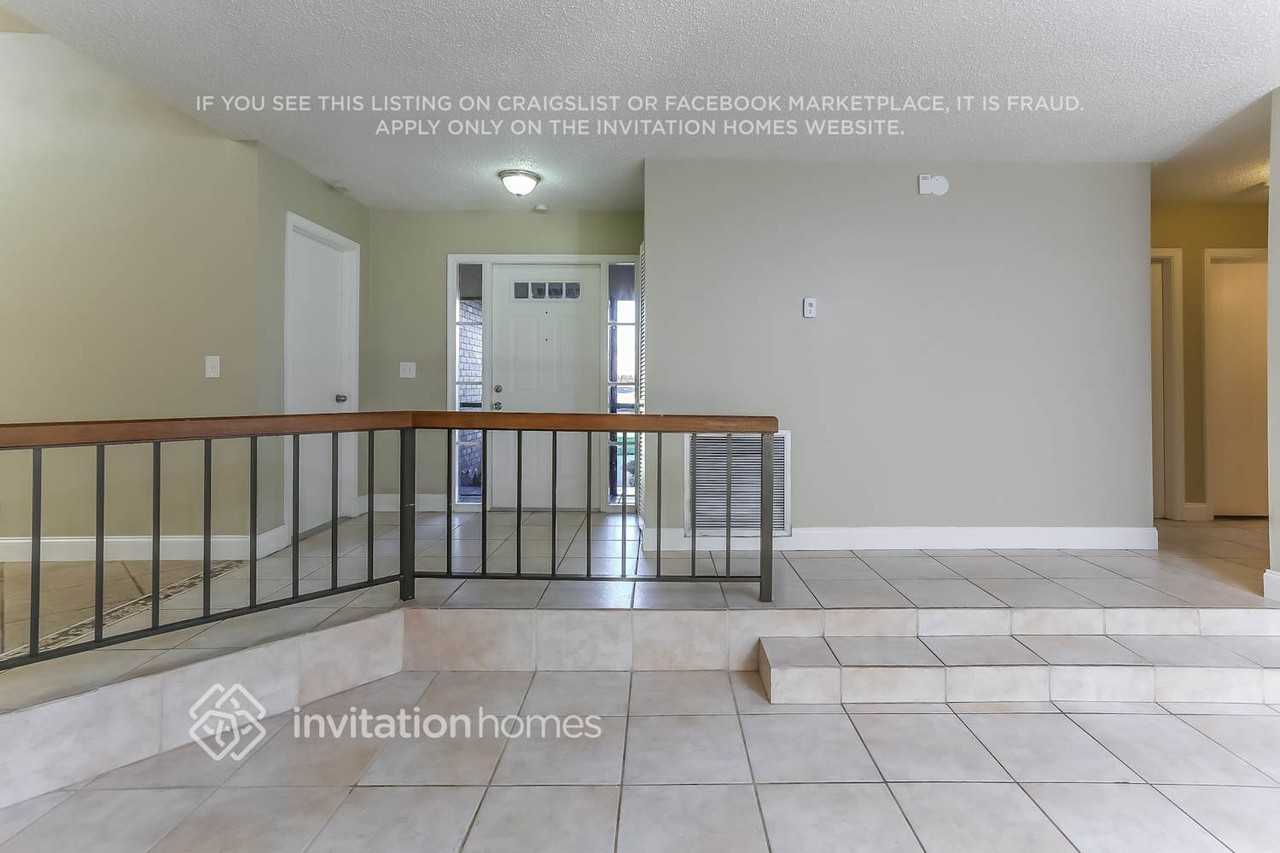 1153 Sw 25th Ave - Photo 2 of 14