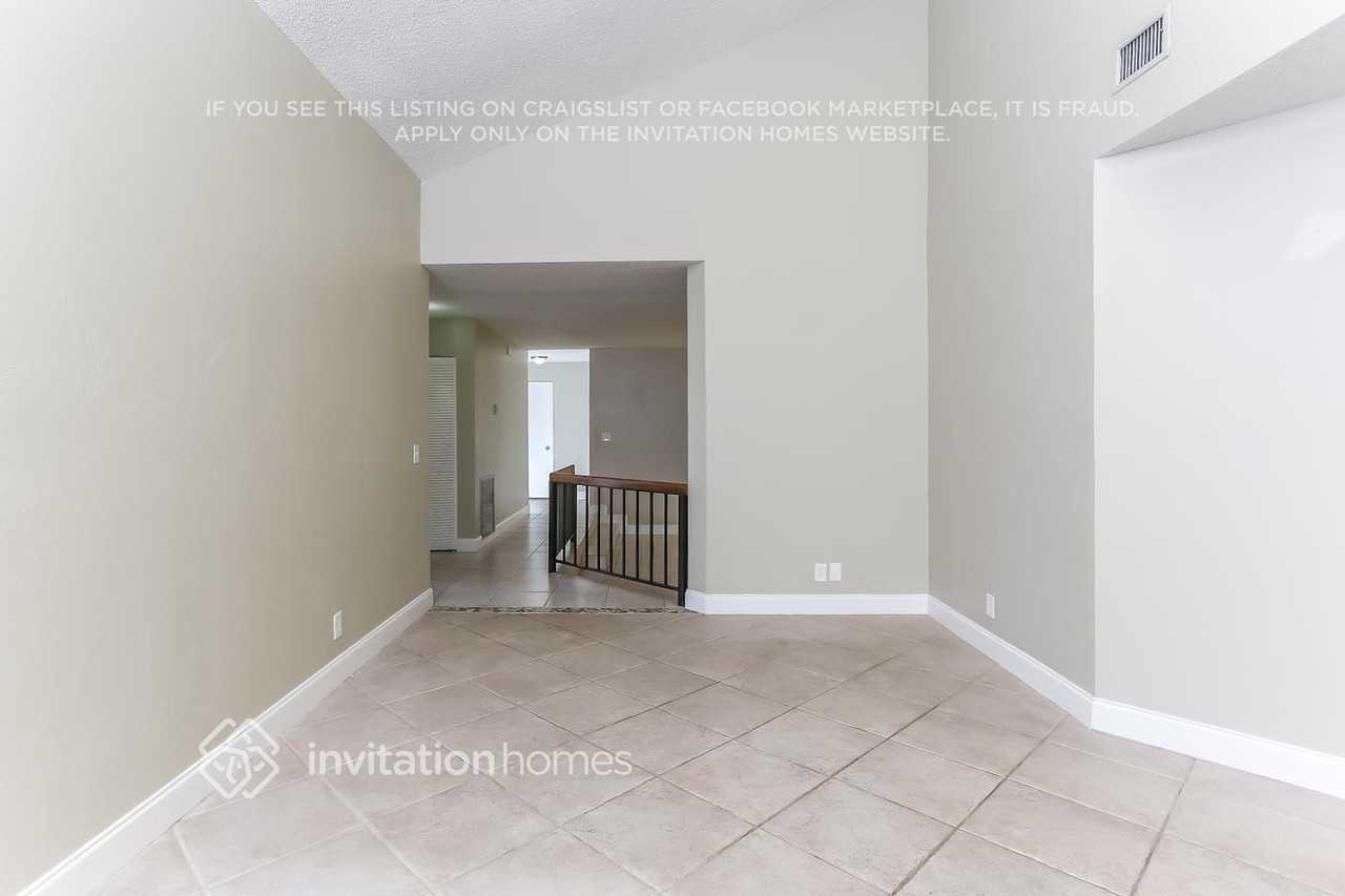 1153 Sw 25th Ave - Photo 3 of 14