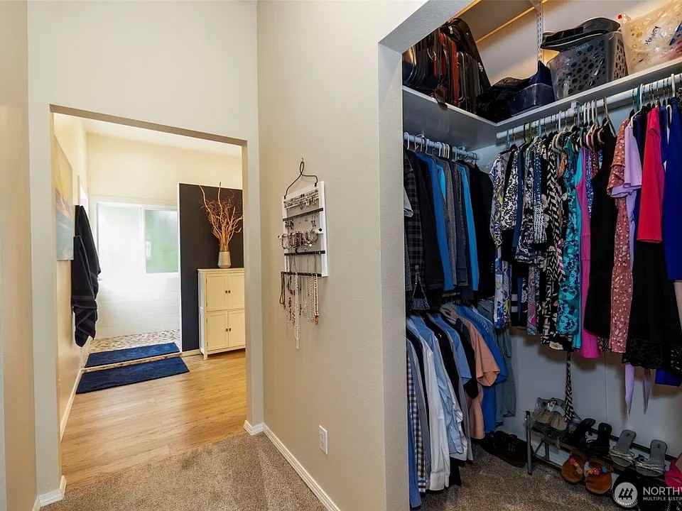 219 Tracy Ave N #202 - Photo 5 of 14