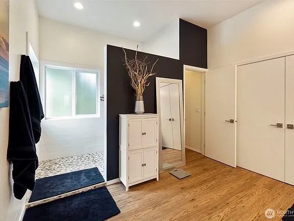 219 Tracy Ave N #202 - Photo 7 of 14